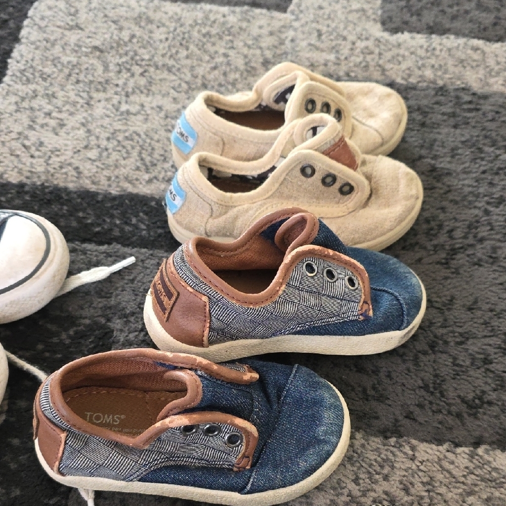 Kids' Multi-Color Shoe Collection - Picture 4 of 7